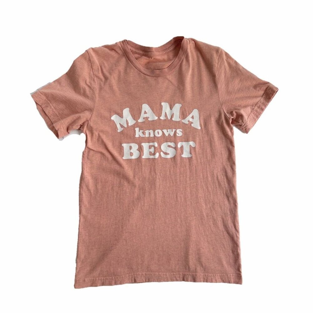 Small Shop Mama Knows Best Tee M